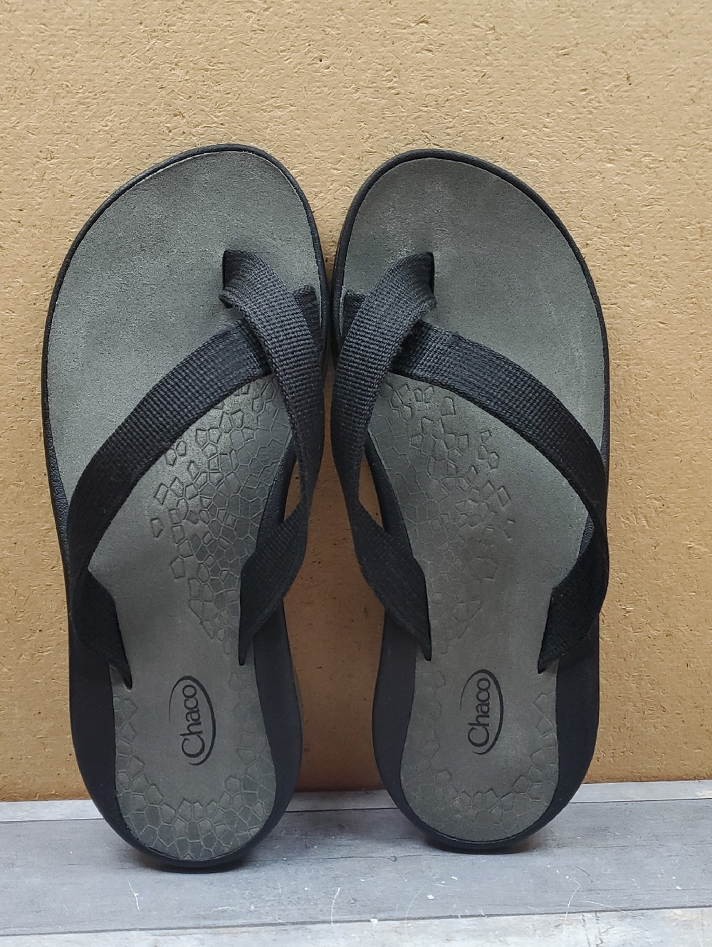 Chaco Olive Green Footbed with Black Straps Flip Sandals Size 5
